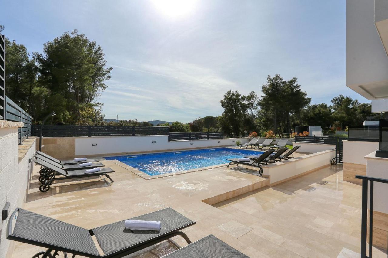 Villa Ankora 2 With Heated Pool บีโอกราดนาโมรู ภายนอก รูปภาพ