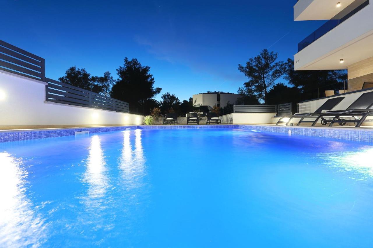 Villa Ankora 2 With Heated Pool บีโอกราดนาโมรู ภายนอก รูปภาพ